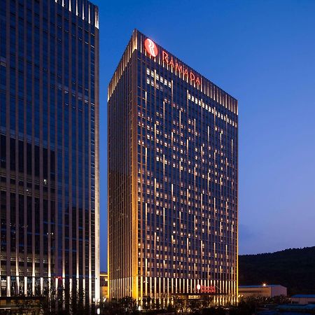 Ramada Jinan Hotel Exterior foto