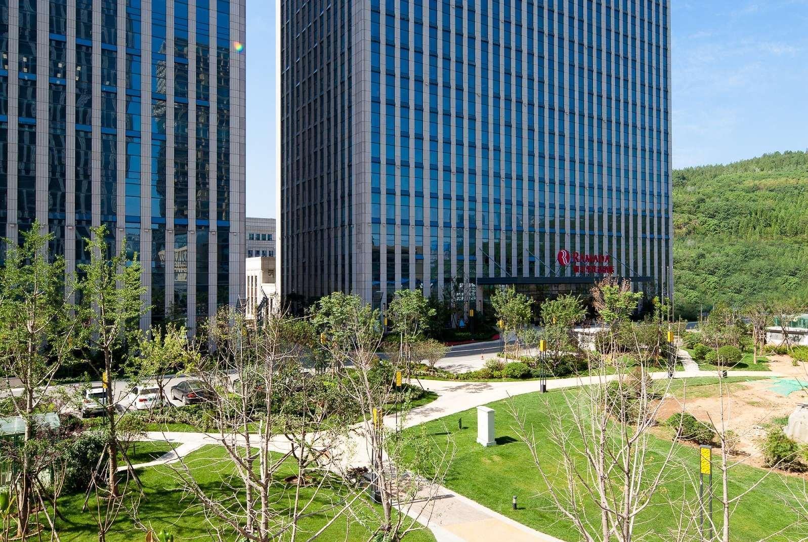 Ramada Jinan Hotel Exterior foto